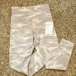 Athleta Elation Camo 7/8 Leggings taupe camo size small new with tags